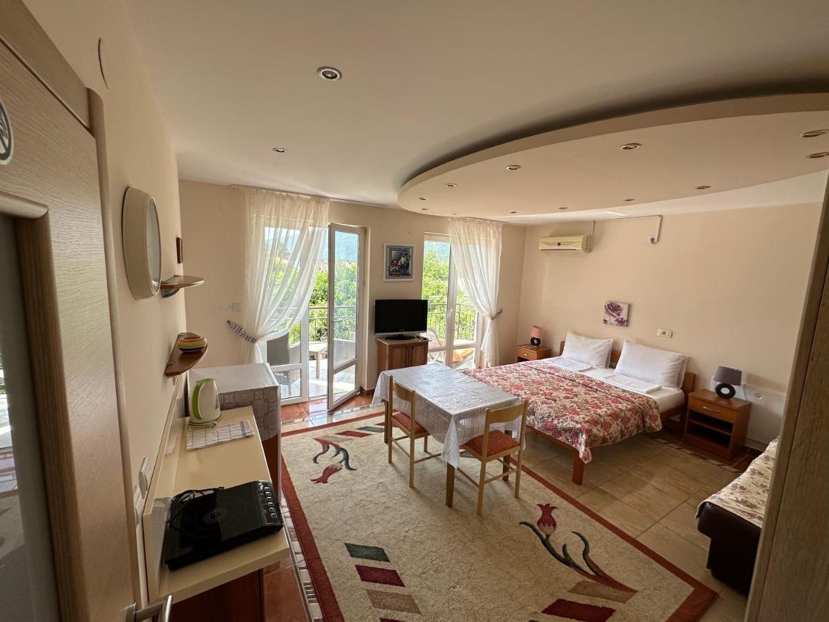 Villa Alla Bed And Breakfast Herceg Novi Kültér fotó