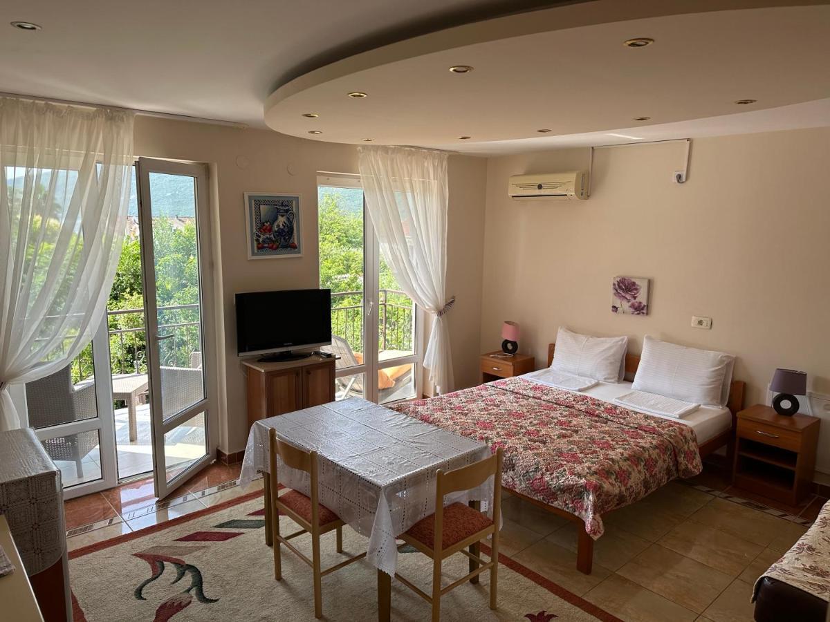 Villa Alla Bed And Breakfast Herceg Novi Kültér fotó